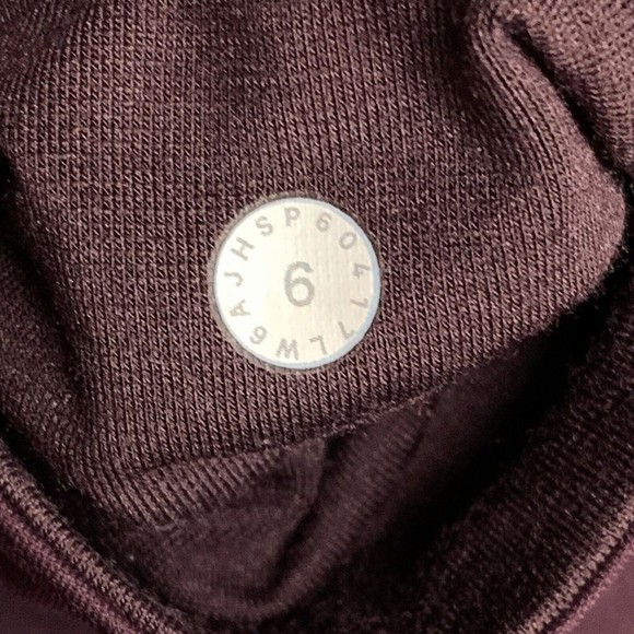 Lululemon Tied To It Crop 21" Black Cherry 6 Leggings Full-On Luxtreme W6AJHS - Picture 6 of 7